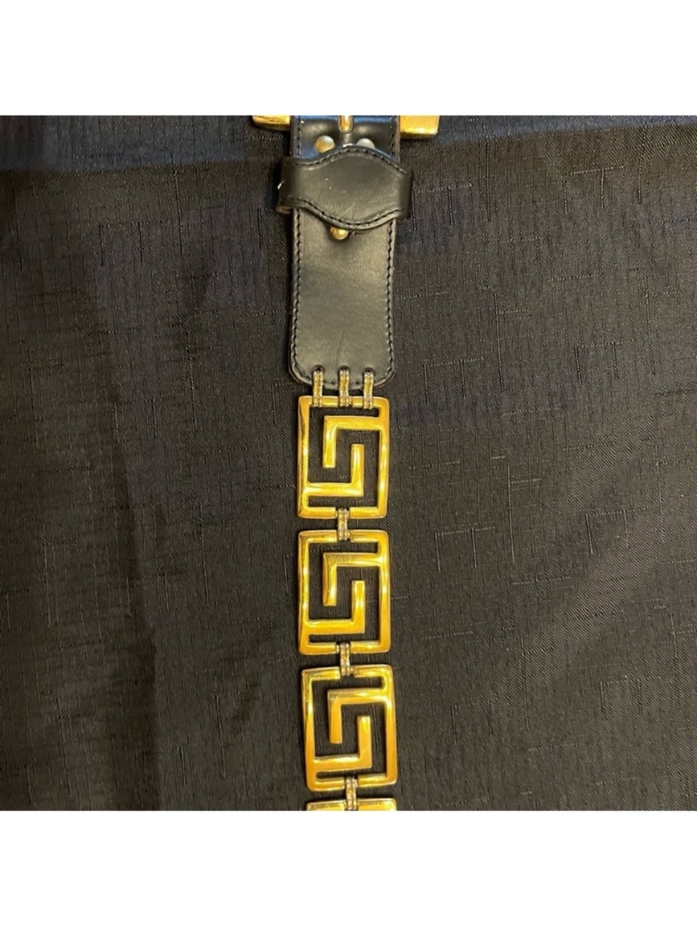 🌺SALE🌺 Italian Black Genuine Leather with gold chain women’s belt in GUC - Picture 4 of 8